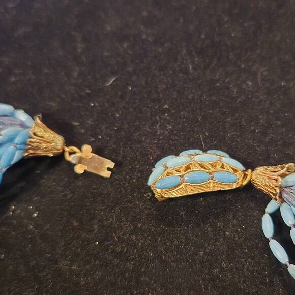 Vintage Multi Strand Blue Bead Necklace Pretty Clasp - Picture 6 of 6